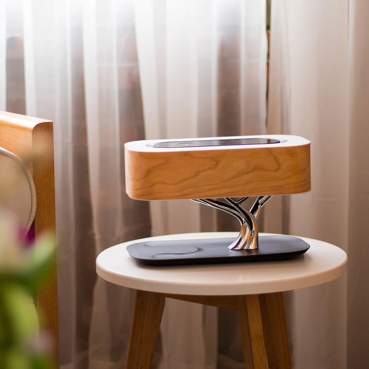 LuceArmonia Albero: Nachttischlampe mit Bluetooth Lautsprecher-letto-design.com