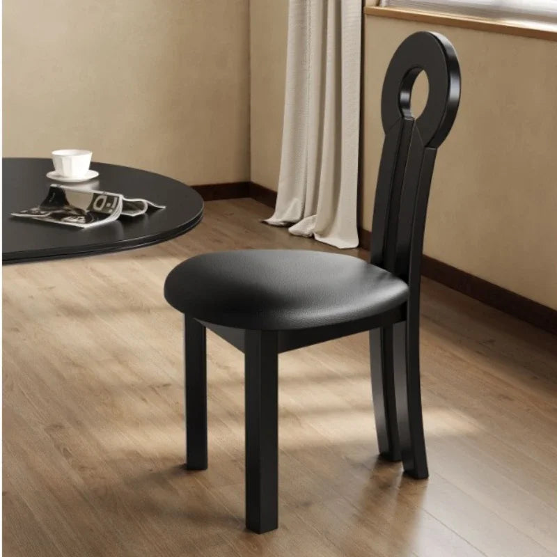 Eleganter Ringrücken-Stuhl für stilvolle Wohnräume-letto-design.com