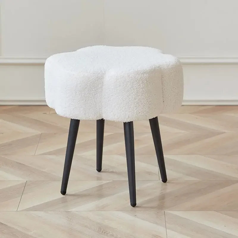 Eleganza Sgabello – Ihr stilvoller Hocker für jedes Zuhause-letto-design.com