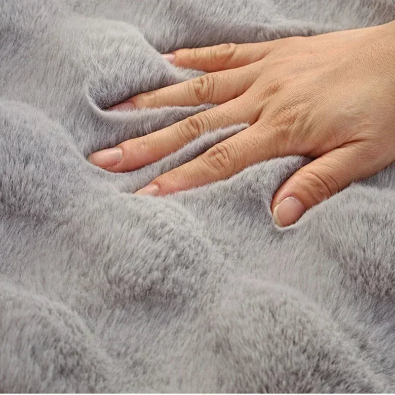 Luxuriöser Pelz-Sofabezug - Weiche Haptik und winterlicher Komfort-letto-design.com