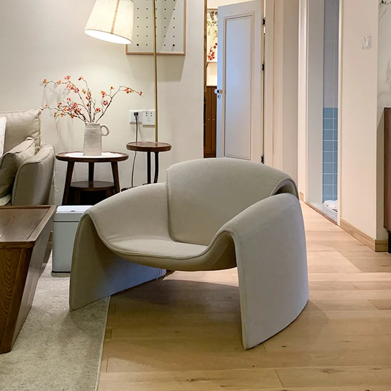 Poltrona Moderna Italia - Stilvoller Akzentstuhl für Ihr Zuhause-letto-design.com