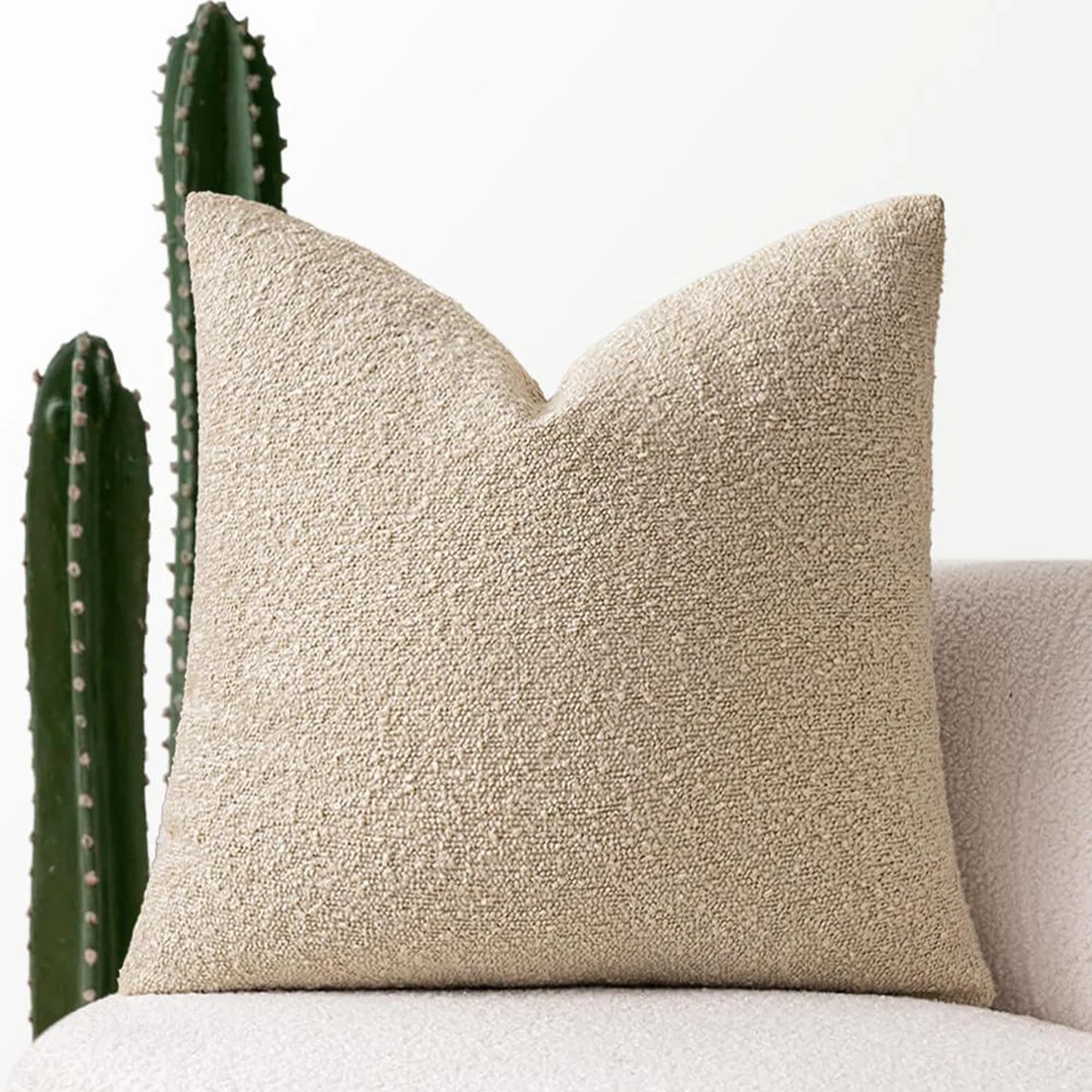 Luxuriöses Bouclé-Kissen für stilvolles Wohnen-letto-design.com