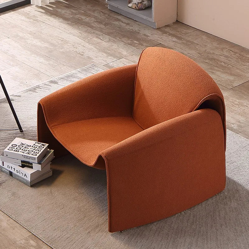 Poltrona Moderna Italia - Stilvoller Akzentstuhl für Ihr Zuhause-letto-design.com