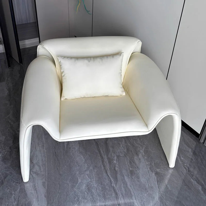 Poltrona Moderna Italia - Stilvoller Akzentstuhl für Ihr Zuhause-letto-design.com