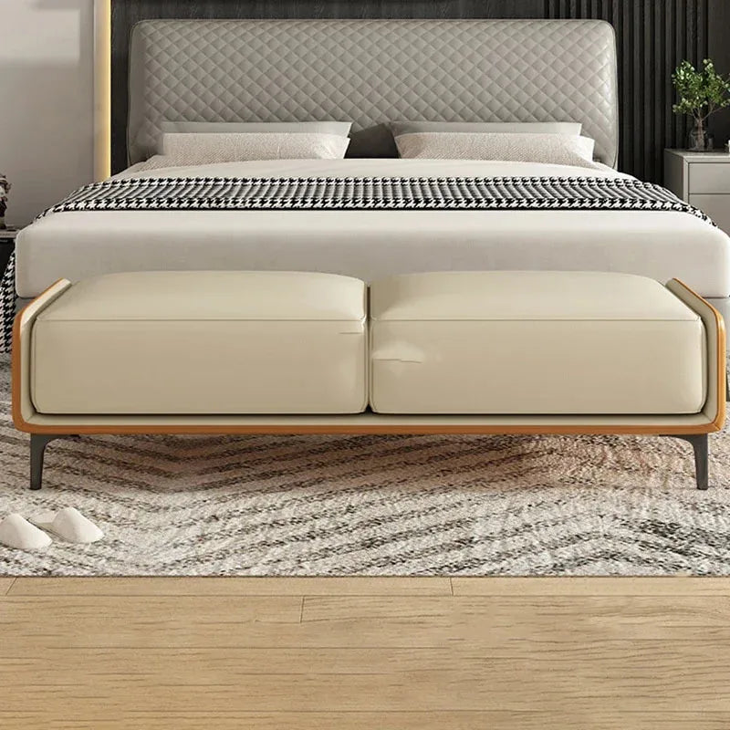 Elegante Sitzbank mit Lederbezug und minimalistischem Design-letto-design.com