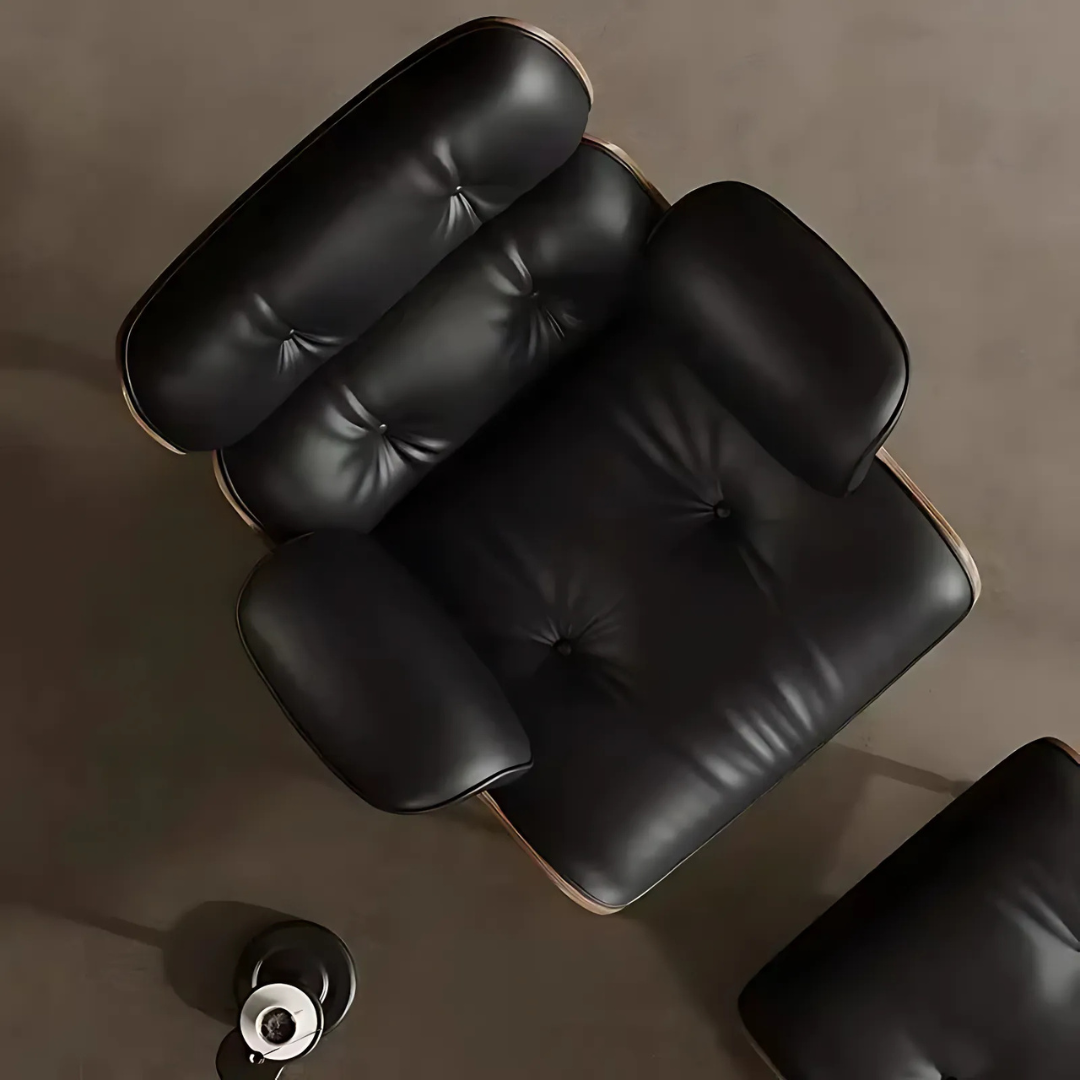 Luxuriöser Eames-Lounge-Sessel mit Ottoman